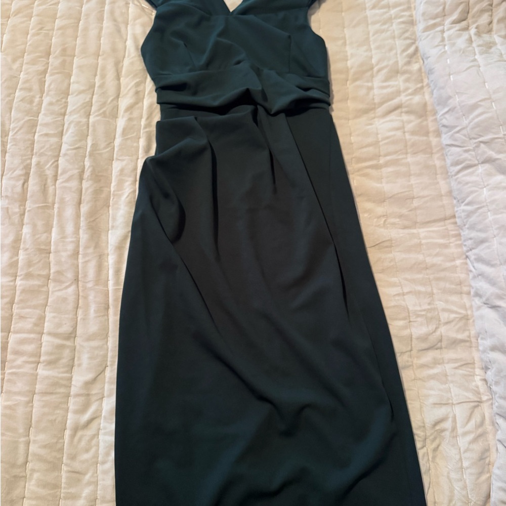 Elegant Emerald Green Sleeveless Dress